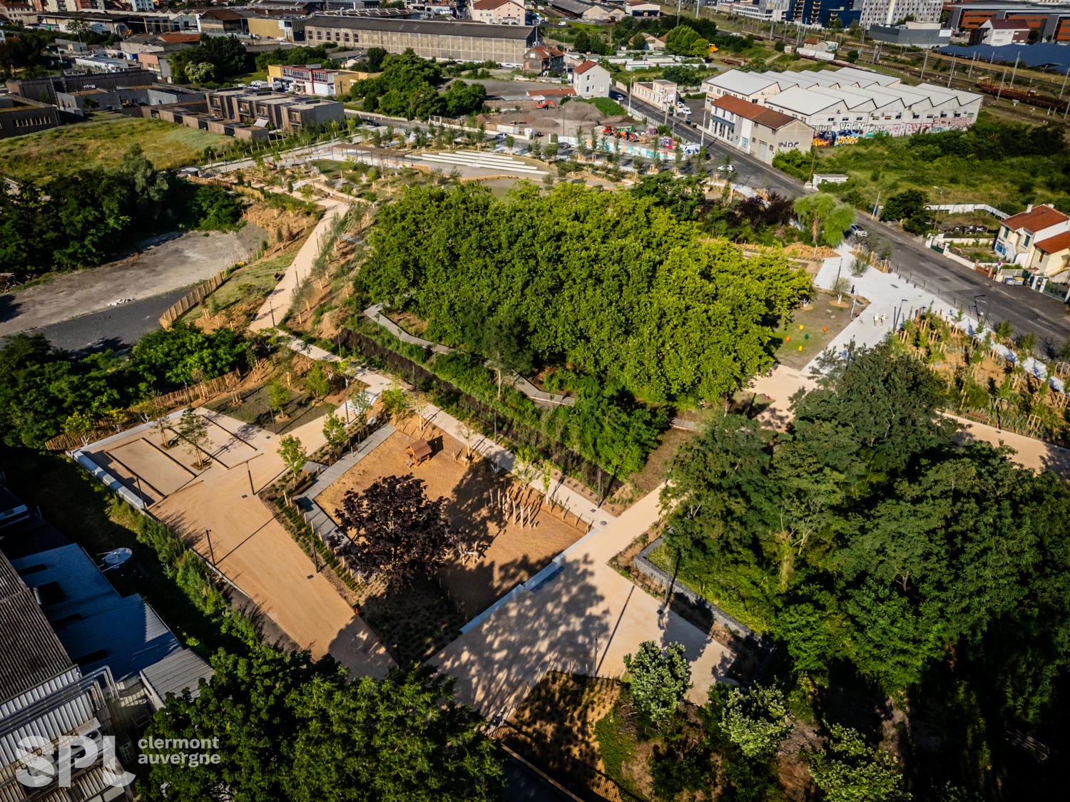 Vue aérienne du parc Saint-Jean (juin 2025) Vue aérienne du parc Saint-Jean (juin 2025)